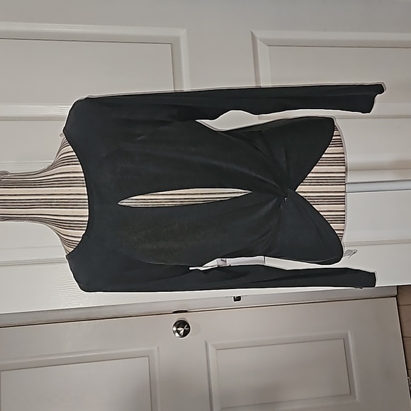 Jessica Simpson Activewear Women Cut out back with twist T-shirts Top Size M - Picture 4 of 12